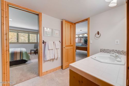 7794 Pinebrook Rd, Park City UT 84098-5348 exterior