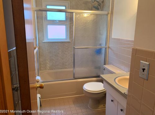 51 Laurel Ave, Kearny NJ 07032-2951 exterior