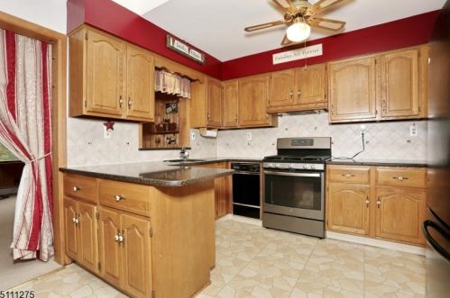 17 Russell Rd, Skyline Lakes NJ 07456-2230 exterior