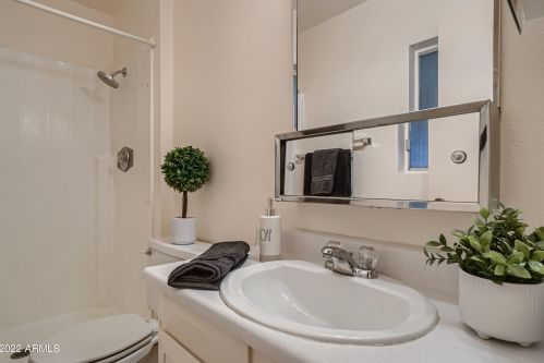 12821 31st St, Phoenix AZ 85008-1127 exterior