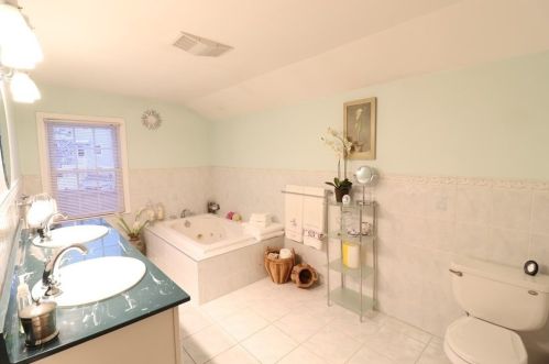 39 Villa Ave, Everett MA 02149-3820 exterior