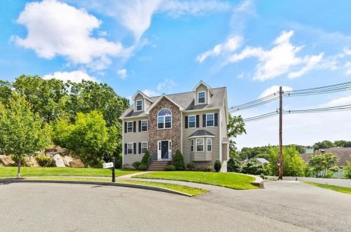 17 Antonio Dr, Peabody, MA 01960-4954