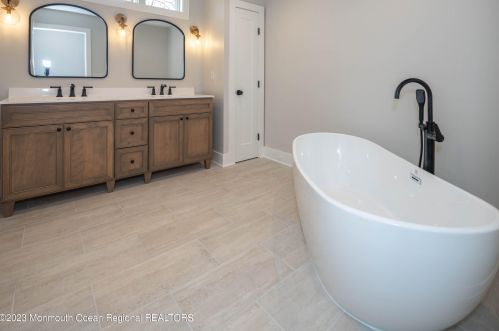 333 Harding Rd, Little Silver NJ exterior