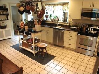 163 Pleasant St, Arlington MA  02476-8156 exterior