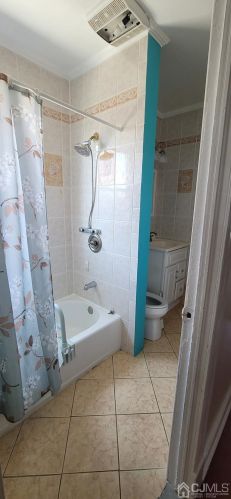 48 Chrome Ave, Carteret NJ  07008-3402 exterior