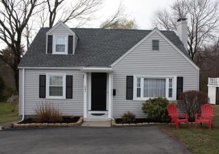541 Central Ave, Needham, MA 02494-1427
