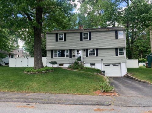 24 Saratoga Dr, Worcester, MA 01606-2542