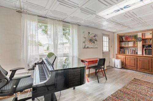 51 Rdg St, Arlington MA 02474-1706 exterior