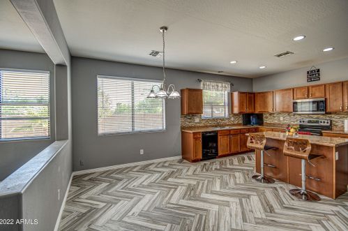 4217 73 Dr, Phoenix AZ 85033-2512 exterior