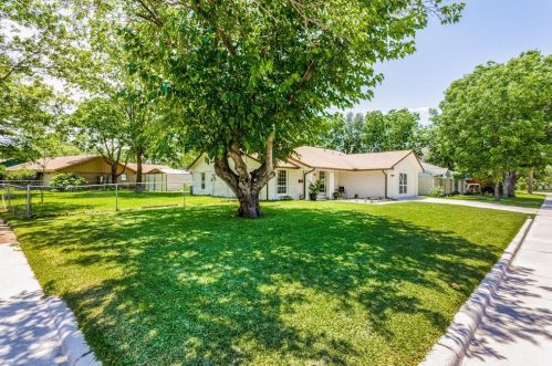 434 Jamestown Dr, Garland, TX 75043-2319