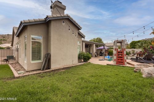 2702 Amberwood Dr, Phoenix AZ  85045-4208 exterior