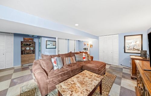 2738 Oak Park Ave, Forest View IL 60402-2535 exterior