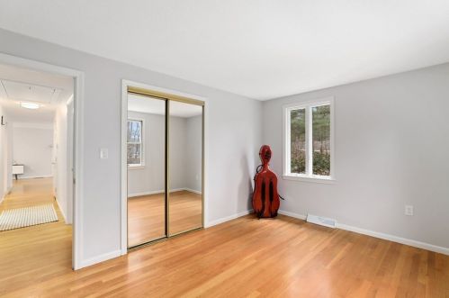 347 Prospect St, Hingham MA 02061-1140 exterior