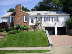 305 Woodcliff Rd, Newton, MA 02461-2127