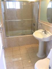 19 Parmenter Rd, Waltham MA  02453-5824 exterior