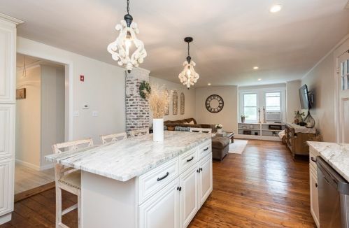 2 Lee Rd, North Reading MA 01864-3314 exterior