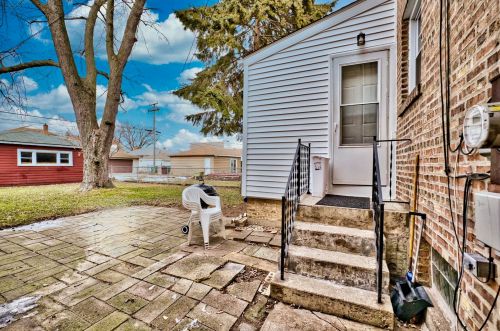 3626 Oak Park Ave, Forest View IL 60402-3865 exterior