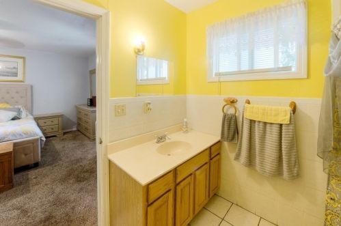 25 Merrick St, Worcester MA 01609-1837 exterior