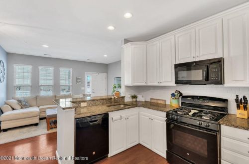 44 Kyle Dr, Tinton Falls NJ 07712-7535 exterior