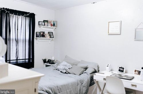 48 Arline Ave, West Deptford NJ 08096-1912 exterior