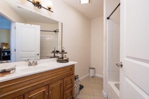 23 Russellville Rd, Montgomery MA 01085-1187 exterior