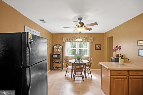 335 May Ave, West Deptford NJ 08096-1166 exterior