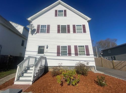 401 Washington St, Taunton MA 02780-1784 exterior
