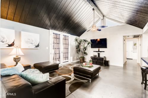 3001 Clinton St, Phoenix AZ 85029-4235 exterior