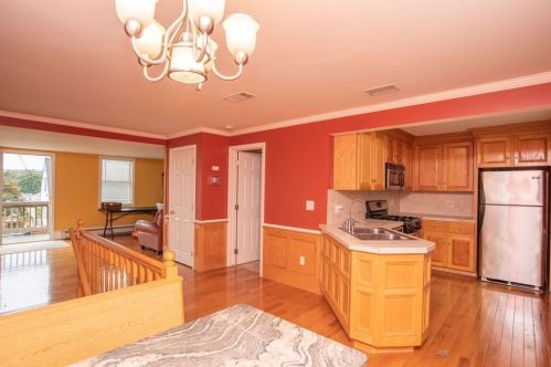 94 Langley St, Fall River MA 02720-4004 exterior