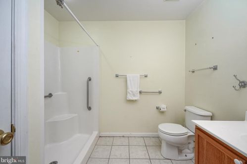 1421 Tristram Cir, West Deptford NJ 08051-2264 exterior