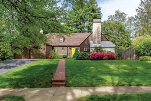 107 Arnold Rd, Newton, MA 02459-3015