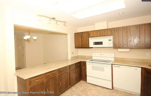 1 Medford Ct, Tinton Falls NJ  07701-5445 exterior