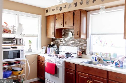 48 Arline Ave, West Deptford NJ 08096-1912 exterior