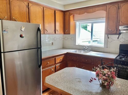 249 Griffin St, Fall River MA 02724-2735 exterior