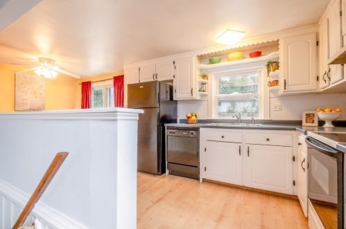 475 Newman Ave, Seekonk MA 02771-4606 exterior