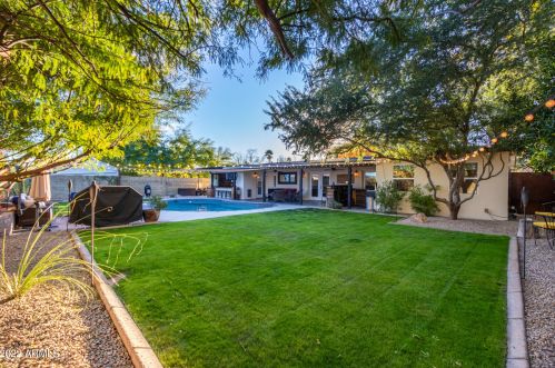 11605 37 Pl, Phoenix AZ 85050-2699 exterior