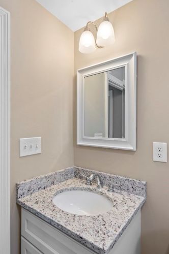 25 Eames St, North Reading MA  01864-2117 exterior