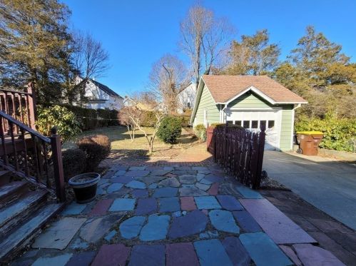 44 Bigelow St, Fall River MA 02720-5408 exterior