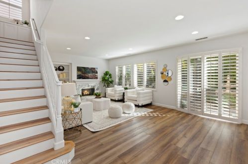 10 Hallwood, Irvine CA 92602-0944 exterior