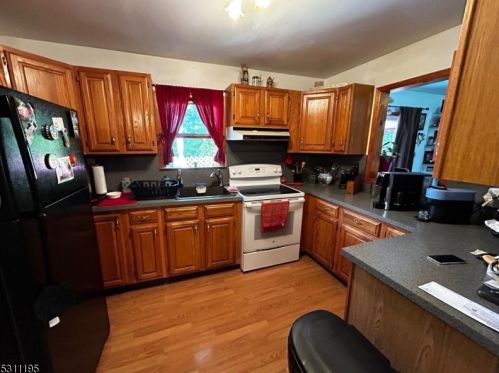 46 Nokomis Ave, Lake Hiawatha, NJ 07034-2609