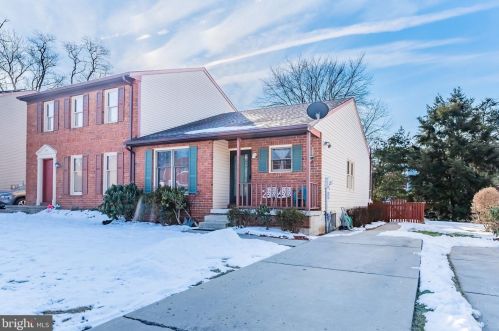 1139 Redwood Dr, Carlisle, PA 17013-1384