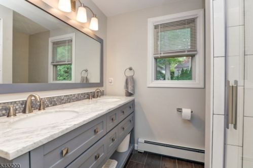 13 Beech Ct, Skyline Lakes NJ 07456-2503 exterior