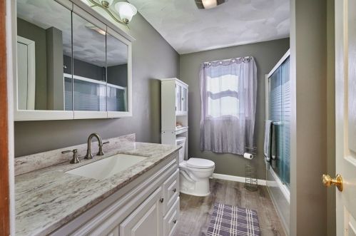 1685 Mountain Rd, Montgomery MA 01085-1480 exterior