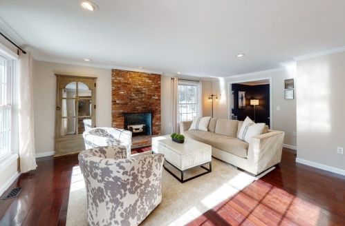 11 Colonial Dr, Shrewsbury MA  01545-1520 exterior