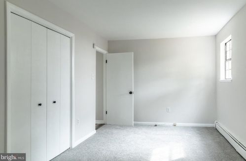 1476 Crown Pt Rd, West Deptford NJ 08093-1712 exterior