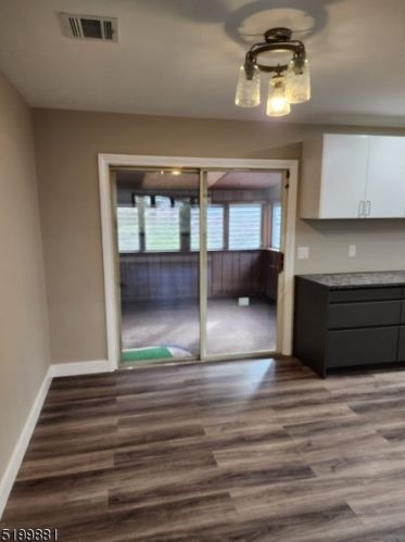 19 Juniper Ter, Skyline Lakes NJ  07456-2606 exterior