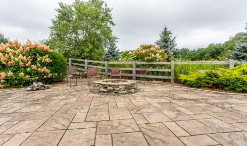 550 Hart St, Dighton MA  02715-1407 exterior