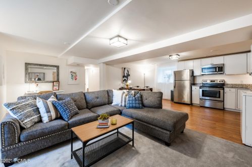 160 Parkview Dr, Park City UT 84098-5149 exterior