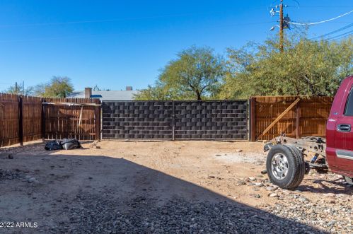 18739 30th St, Phoenix AZ  85050-3409 exterior