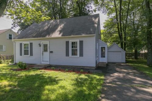 200 School St, Agawam, MA 01001-3210